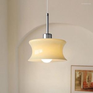 Lustres de lustres modernos liderados leitosas de vidro branco luminárias de cabeceira simples decoração de interior retro clandelier de mesa de jantar