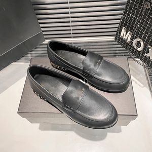 Låg märke Kvinnors designer Sandaler Heel Ballet Round Toe Grunt mun Non-Slip Loafers Flat Shoes With Box 60103