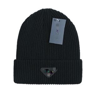 New factory outlets in Europe and America spot women's hooded fashion knitted hats men's thick wool hats in autumn and winter solid colors.