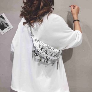 Projekt osobowości hobo skórzana torba na piersi 2022 Summer Nowy damski torebek trend mody torba krzyżowa Casual Street Fanny Pack HKD230817