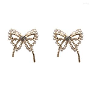 Orecchini per borchie Butterfly Shining for Women 2023 Fashion Clear Round Girls Girls Earring Accessori per matrimoni