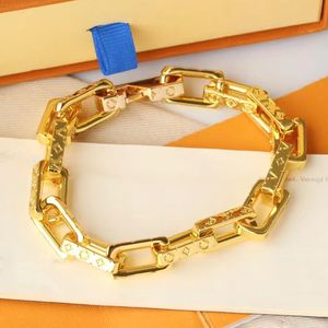 Luxus -Designer -Armband für Männer und Frauen kubanisches Paar Armbänder Gold Silber Zwei Styles Exquisite Verarbeitung verblasst nicht waschbarer Mode vielseitig vielseitig