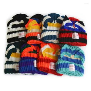 Beralar Sonbahar Kış Örme Şapka Kişiselleştirilmiş Renkli Çizgili Kulak Şapkaları Konu Kadınlar Isıtıcı Yün Bonnet Günlük Kayak Beanie
