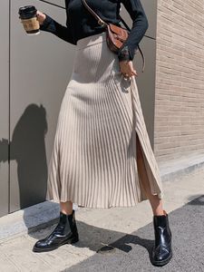 スカートは女性のために長い編み物ファッションハイウエストピットストライプ肥厚した冬のスリットブラックスカート230817