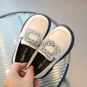 Sneakers Children's Beige Round Toe Girls Leather Shoes Rhinestone Slipon Casual Korean Elegant Glossy 2023 Spring New Antislip Loafers J230818