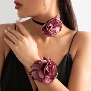 Cara coreano de colar de flores grandes para mulheres sedas e colares de veludo cetim Chain Boho Jewelry Gift Collier