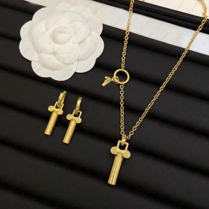 2023 The latest golden brass chain ribs Key Medusa earrings necklace men and women universal clavicle chain net red explosion model female designer jewelry.