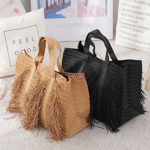 Totes Knitting Handwork Beach Travel Women Tote High Capacity Classic Brand Handbag Tassel Decorate Straw Shoulder Shopping Bag HKD230818