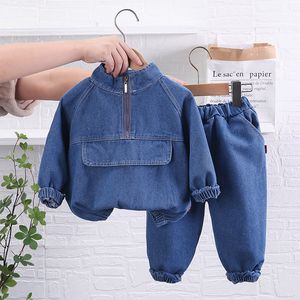 Kleidungssets 2023 Frühling Herbst Kinder Kleidung Jungen Anzug Denim Pullover Tops Jeans Hosen 2pcsset Insgesamt Casual Outfits Kinder Sportbekleidung 230818