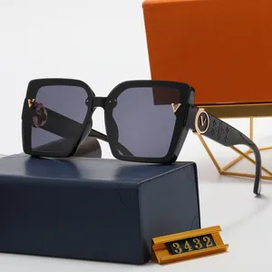 Designerskie okulary przeciwsłoneczne Kobiety okulary Outdoor Outdoor Frame PC Fashion Class