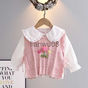 Pullover 2023 Autumn Children Sticked tröja Två stycke Set Fashion Korean Flower Design Vest White Doll Neck Lång ärmskjorta Matchande X0818