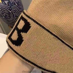 Winter wool Knitted Hat For Men Women Design Fashion Hip Hop Letter Solid Skull Beanie Caps Casual Warm Thick Cap Black white HatsSRY2