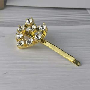 Marka tasarımcısı Miumiu moda saç tokası yeni Fransız aşk kakma elmas kalp şeklindeki klip tatlı mizaç kavisli klip altın kaplama saç aksesuarları mücevher lüks