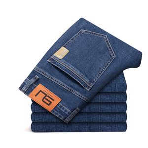 Jeans da uomo autunno cotone di alta qualità con stampa sulle tasche Pantaloni dritti aderenti elasticizzati scuri vintage 230817