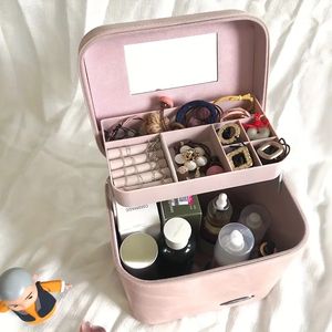 Große Reisebeutel Make -up -Organisator mit Schmuck- und Toildernstücken - perfekt für Frauen unterwegs