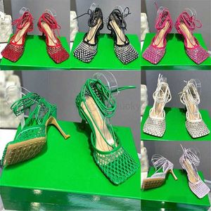 Bottega-Venetta Kapcia Designer Sandały Nowe kobiety wysokie pięta Czarna zielona czerwona różowa skórzana dhinestone Sandal Sparkle Ender Ladies Party Wedding Shougu