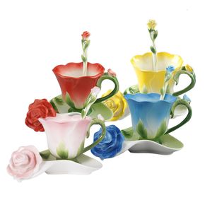 Canecas 3D Rose Shape Flor Esmalte Cerâmica Céfil Chefe de chá e pires colher de porcelana de alta grade Criativo do Valentine Gift Design 230817