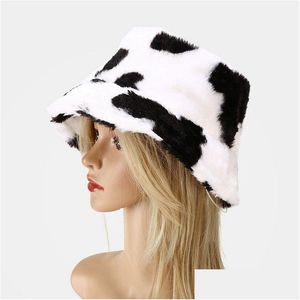 Skąpy brzegowe czapki na zewnątrz swobodne sztuczne futra zima dla kobiet czarne białe krowie nadruk wiadra kapelusz mężczyzna fisherman upuszcza dostawa moda moda aclrd