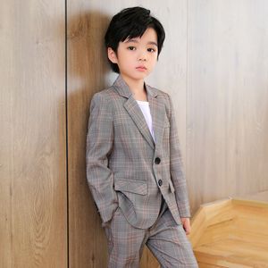 Set di abbigliamento per bambini Blazer Formale Set Fashion Plaid Turn Collar Baby Birthday Discorso per la festa Piano Festa Piatto Costume 230818