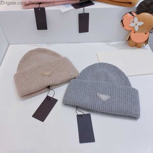 Caps de gorro/crânio avisam chapéus de malha chapéus de designer sólido de inverno ao ar livre para capôs ​​de malha macia unissex