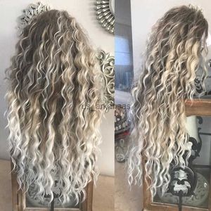 Synthetische Perücken Frauen langes lockiges Haar synthetische Perücke glühlos braune Wurzeln Ombre Blonde Curly Wellenhaare Deep Wave Peroc in Party Peruca HKD230818