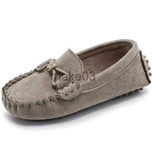 Sneakers casual flickor pojkar skor mode mjuka barn loafers barn lägenheter med ko muskel botten baby småbarn moccasins skor csh1112 j230818