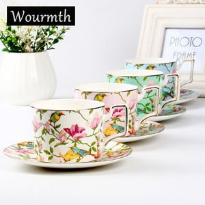 Muggar wourmth 270m lSinple Fashion Ceramic Coffee Cup Set europeisk stor kapacitet elegant röd kvalitet ben porslin teacup skiva 230817