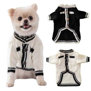 Dog Clothes Brands Designer Dog Apparel Warm Pet Sweater With Classic Brooch For Small Medium Dogs Cat Holiday Puppy Costumes Soft Fall Winter Pets Coats White XS A4HG