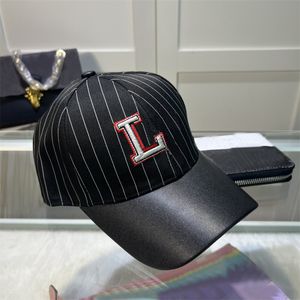 Роскошные дизайнерские модные полосатые шляпы шляпы Мужские черные бейсбольные шляпы унисекс повседневные sunhats все сезоны Casquette Adumbral Letter Printed Hat