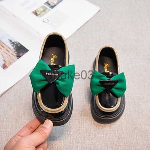 Sneakers British Style Leather Shoes for Girls Children 2023 Round Head Bow Light Bekväm Flatbottomed Loafers Kids Fashion Casual J230818