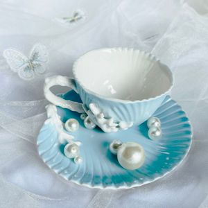 Becher Europäischer Stil Kaffeetasse Hand bemalt Relief Glasur Farbe Mattblau Korallenschalen Mediterraner Snack Schale Set 230818