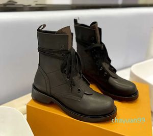 Botas de design de luxo 2023 Moda Mulheres Work Decoração de neve Snow Slip Slip Knight Boots Martin Boots Casual Meocks