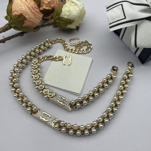 The unique and exaggerated design of fashionable new pearl metal, optional for women's bracelet necklace set, essential for fashion gatherings and gift giving