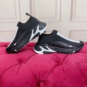 Elbise Ayakkabı Kadın Ayakkabıları ve Erkek Ayakkabı Boyutu 35-46 Lüks Marka Konforlu ve Havalandırılabilir Spor Sneaker Slip-On Slip-On Yaz için Açık Gemi J230818