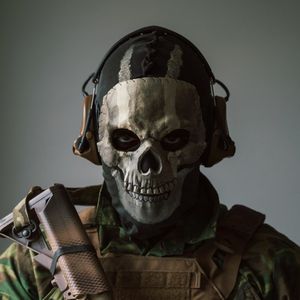 Маски для вечеринок игра Skull Ghost Warrior Cosplay Mask Ужас Латекс Маски головного головного убора для взрослых унисекс Хэллоуин Опора 230817