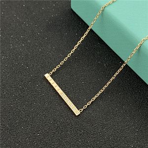 Nytt Ice Block Diamond Gold Necklace för kvinnor Trendiga juveler Designer Söt T Fashion Luxurious smycken Heart Bar Pendant Neckor Gifts Deisnger Brand