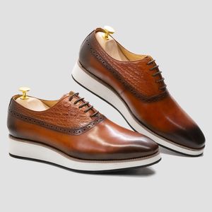 Sapatos de vestido sapatos casuais para homens clássicos de couro de vaca clássica masculino oxfords cênus com tênis de jacaré