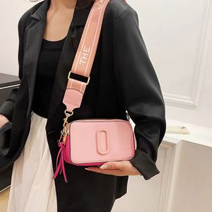 Cosmetic Bags Cases Fashion Design Shoulder Bag 2023 Camera Handbag Elegant C Letter Crossbody Portable Underarm Small Square 230817