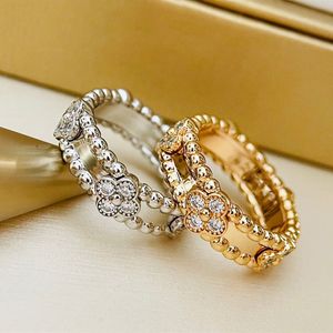 سوار Bangle Clover Bangle للنساء من الذهب 18K مطلي بلورية كاملة أربعة أوراق بيرلي حلوة البرسيم زهرة الكفة هدية الحفلات مع مربع D-543202