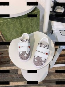 Crianças Casual Shoe Child Sneakers Baby Spring confortável confortável Novo chegada Caixa de borracha Remessa de proteção das crianças 23-35