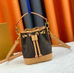 Luxury Womens Nano Mini Bucket Bag Designer Bags Empreinte Leather Handle Women Handväska Stardust Neonoe Drawstring Strap Shoulder Crossbody Bag Hög kvalitet