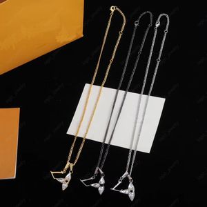 Luxury Designer Fashion Letter pendant Necklace women's Crystal Necklace for women party engagement gift jewelry high quality with box