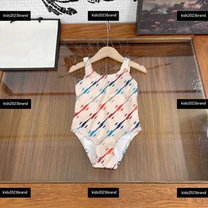 Çocuk Tasarımcı Giysileri Bebek Bikini Kız Mayo Tasarımcısı Tek Parça Yeni Varış Damalı Desen Plaj Malzemeleri Boyutu 80-150 cm Ücretsiz Nakliye MAR23
