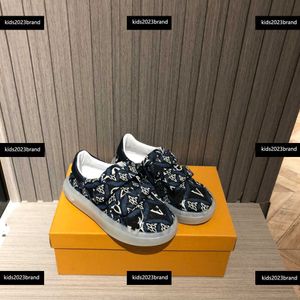 Kids Casual Shoe Child Sneakers Classic Letter Print Handsome Boy New Listing Box Packaging Rubber Spring Barnstorlek 26-35
