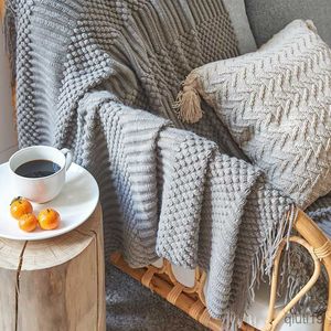 タッセルソリッドカラーソファの毛布を編んだ毛布毛布ブランケット北欧の家の装飾ベッド用のブランケットポータブル通気性のあるショールR230819