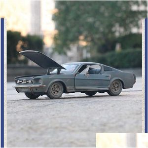 Andra interiörstillbehör Diecast 1/24 Ford Mustang GT Modifierad 1967 Make Old Simation Alloy Car Model Gift Display Mini Toys Ornam Dhtrs
