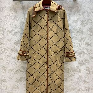 Designer Trench Coat Women Fashion Windbreak Furt Coat in Winter Woman Style Long Style Long Vortive Giate da esterno di alta qualità 23FW di alta qualità 23FW