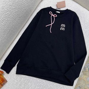 Women' Weater Miui Deigner Weathirt Hot Diamond Letter Long-leeved Thirt Embroidered Hoodie Round Neck Looe Pullover Bottoming