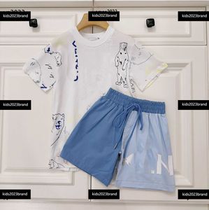 Tute Designer Abbigliamento per neonati Ragazzi Set di vestiti per ragazze Taglia 100-160 CM 2 pezzi T-shirt girocollo e pantaloncini blu April18