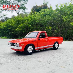 Diecast Model Maisto 1 24 Nissan Datsun 1973 620 Pickup Red Conversion Simulazione Auto Auto Auto Modello Collezione di decorazioni Collezione Toy Tools Regalo 230818